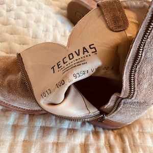 Tecovas The Roy suede boots